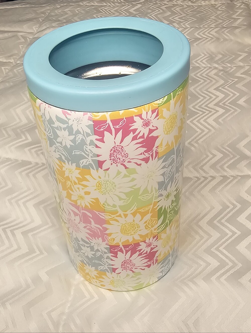 Lilly Pulitzer Insulated Can Cooler Colorful Floral Can Insulator - Multicolor - Picture 2 of 3